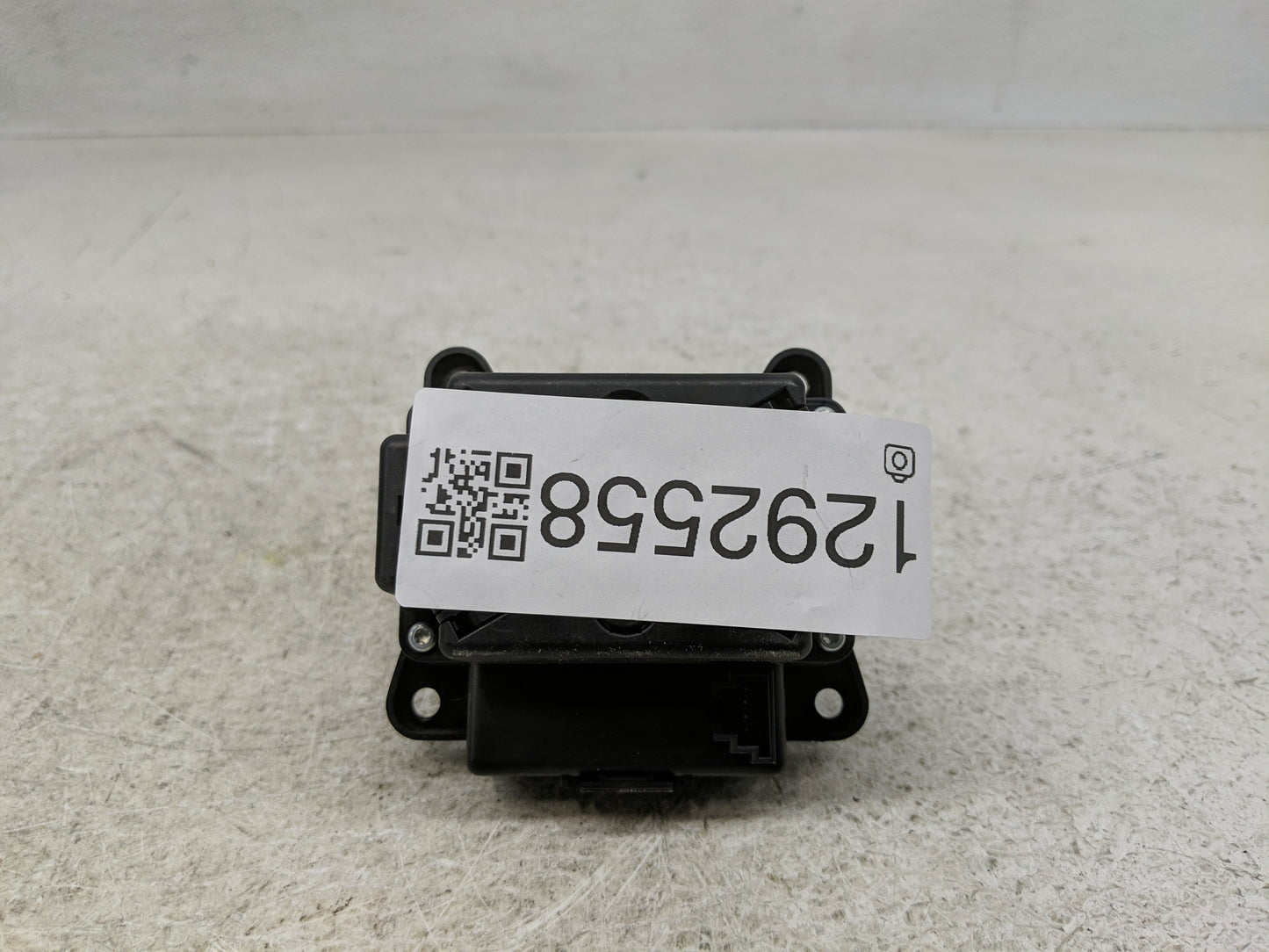 2012 Mercedes-Benz Ml250 Radio AM FM Cd Player Receiver Replacement P/N:A166 900 37 01 Fits Fits 2013 2014 OEM Used Auto Par