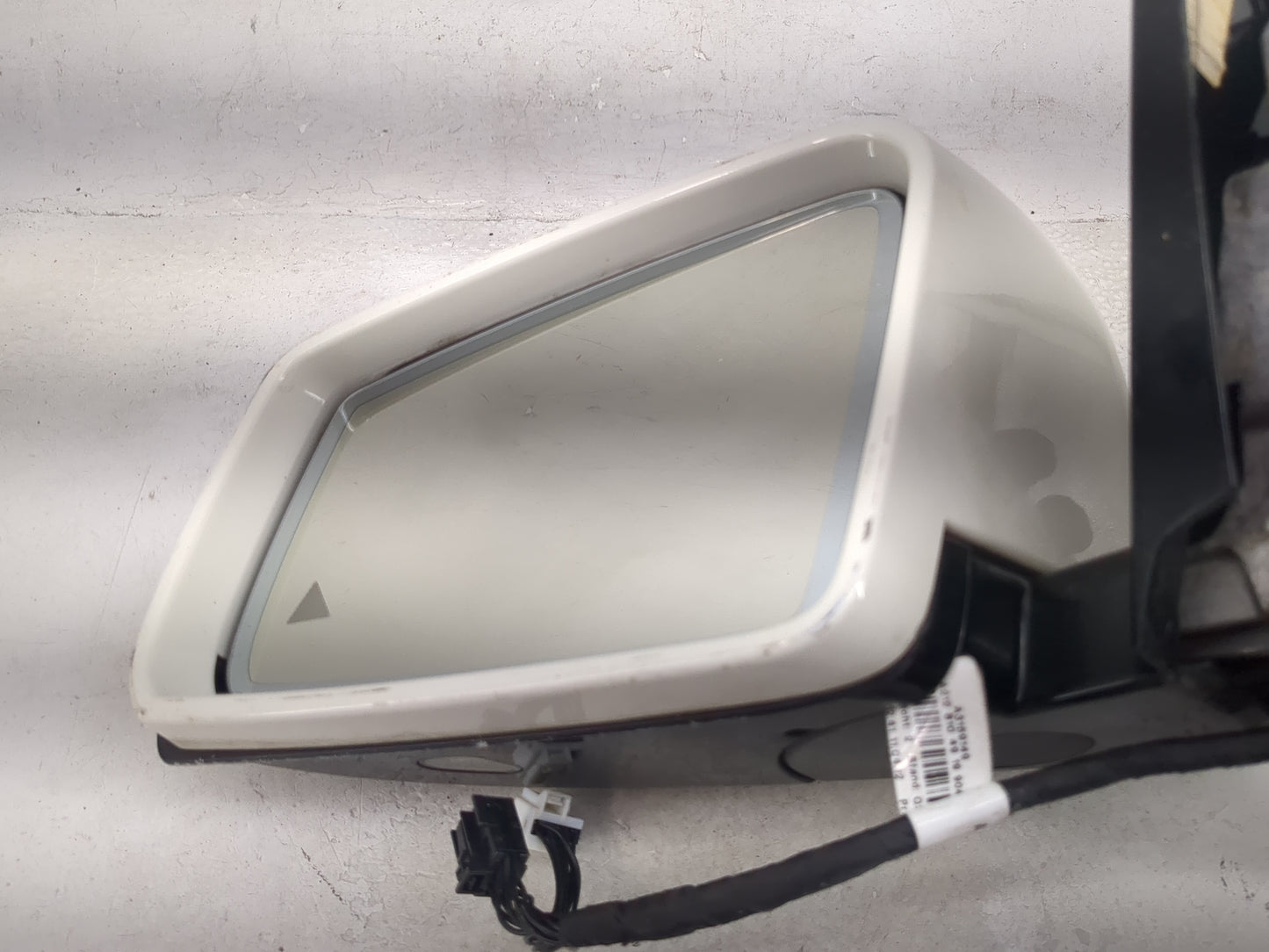 2012 Mercedes E-Class Driver Side View Mirror - Left Door Mirror OEM Used - Oemusedautoparts1.com