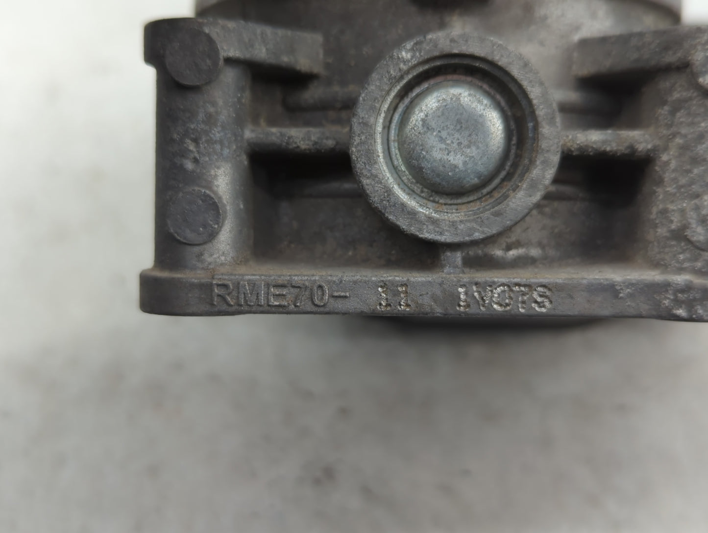 2009-2014 Nissan Murano Throttle Body P/N:RME70-11 Fits Fits 2007 2008 2009 2010 2011 2012 2013 2014 OEM Used Auto Parts - O