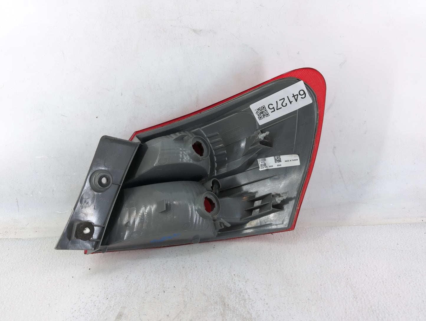 2008-2015 Nissan Rogue Tail Light Assembly Driver Left OEM P/N:DS685-B000L C83 Fits Fits 2008 2009 2010 2011 2012 2013 2014