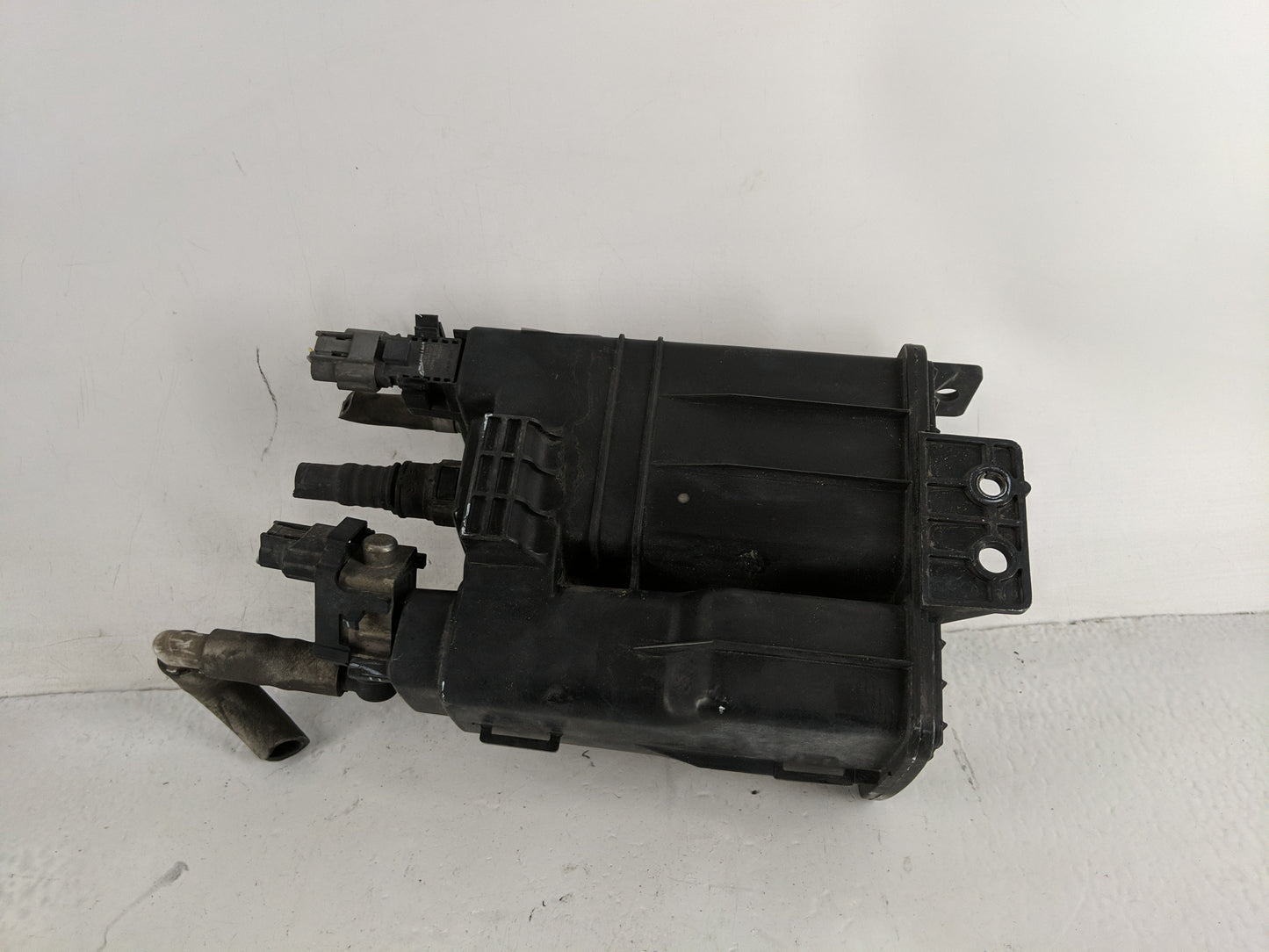 2012 Nissan Versa Fuel Vapor Charcoal Canister - Oemusedautoparts1.com