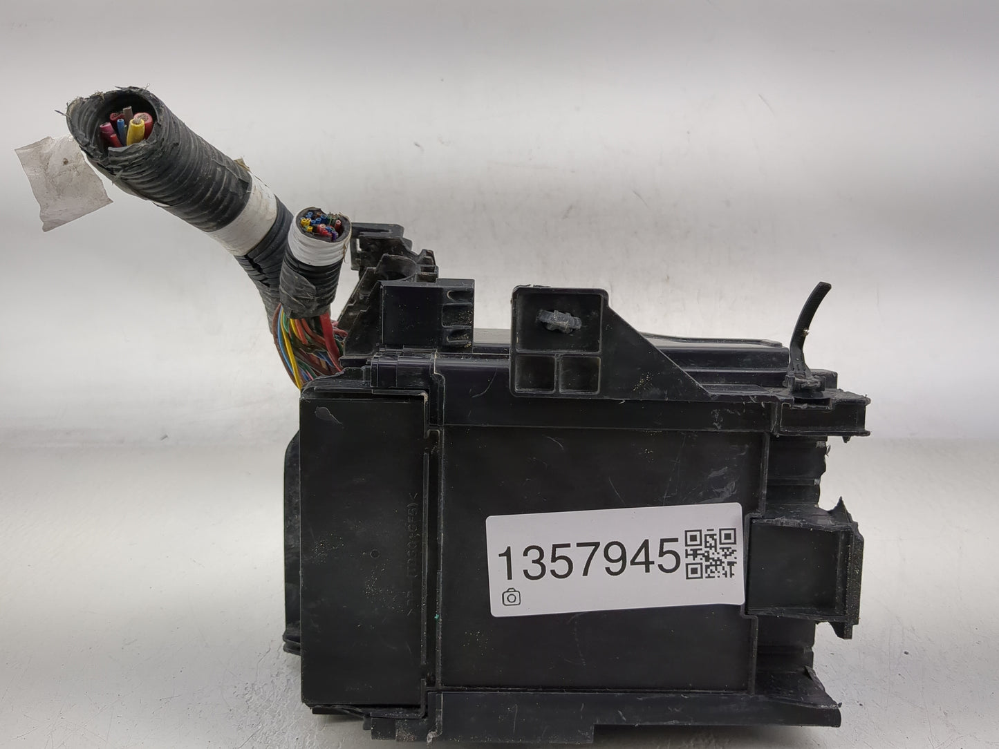 2012 Nissan Versa Fusebox Fuse Box Panel Relay Module Fits OEM Used Auto Parts - Oemusedautoparts1.com