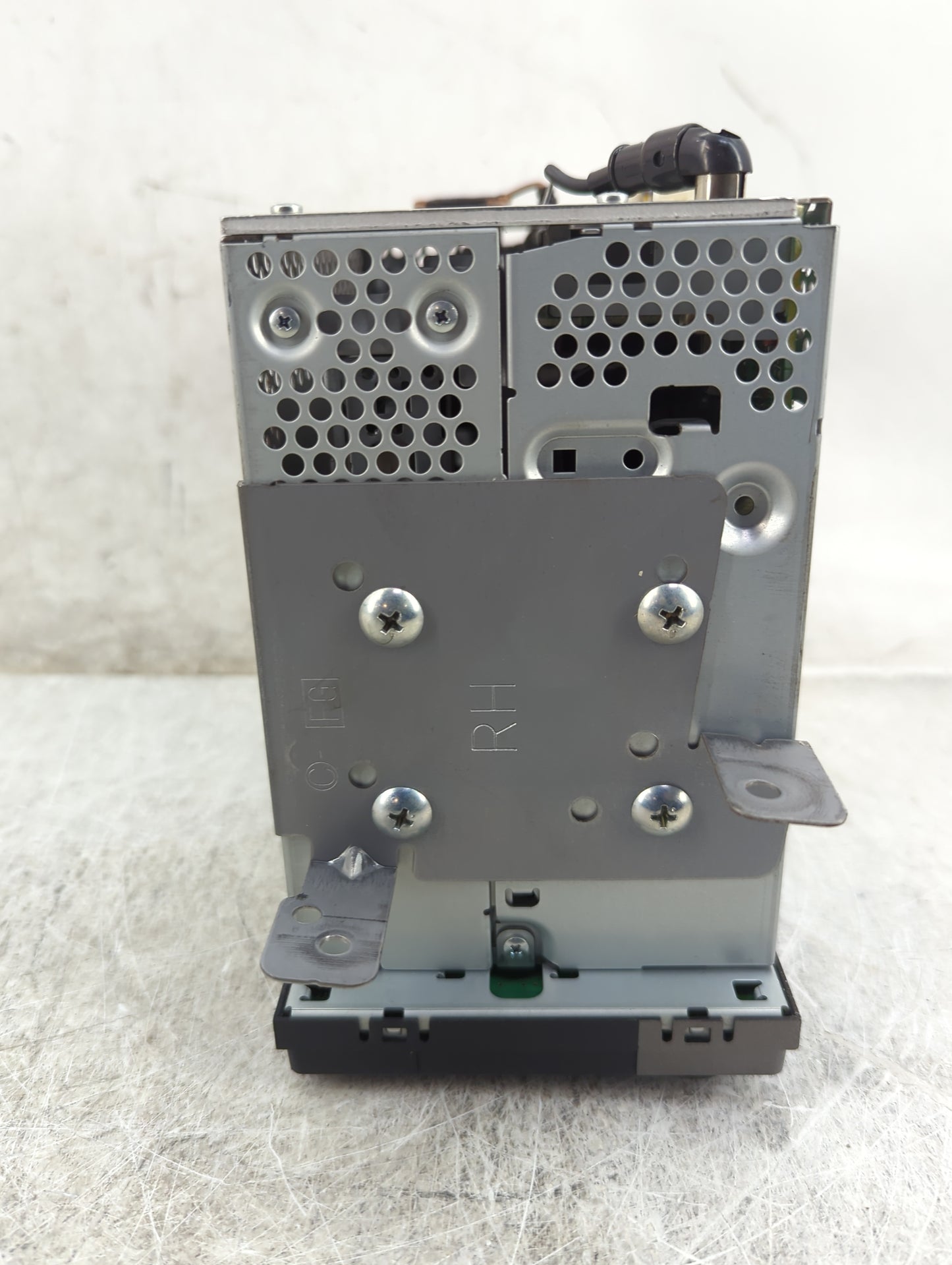 2012 Subaru Forester Radio AM FM Cd Player Receiver Replacement P/N:86201SC700 PF-2982B-B, CP604U1 Fits OEM Used Auto Parts