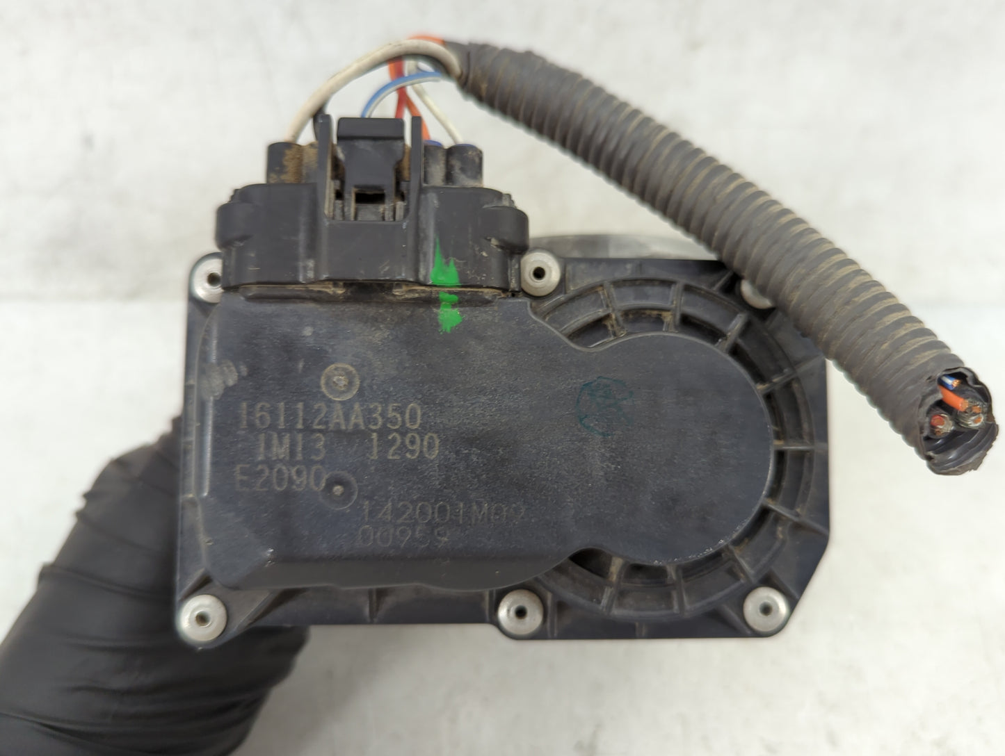 2010-2012 Subaru Legacy Throttle Body P/N:16112AA350 Fits Fits 2010 2011 2012 OEM Used Auto Parts - Oemusedautoparts1.com