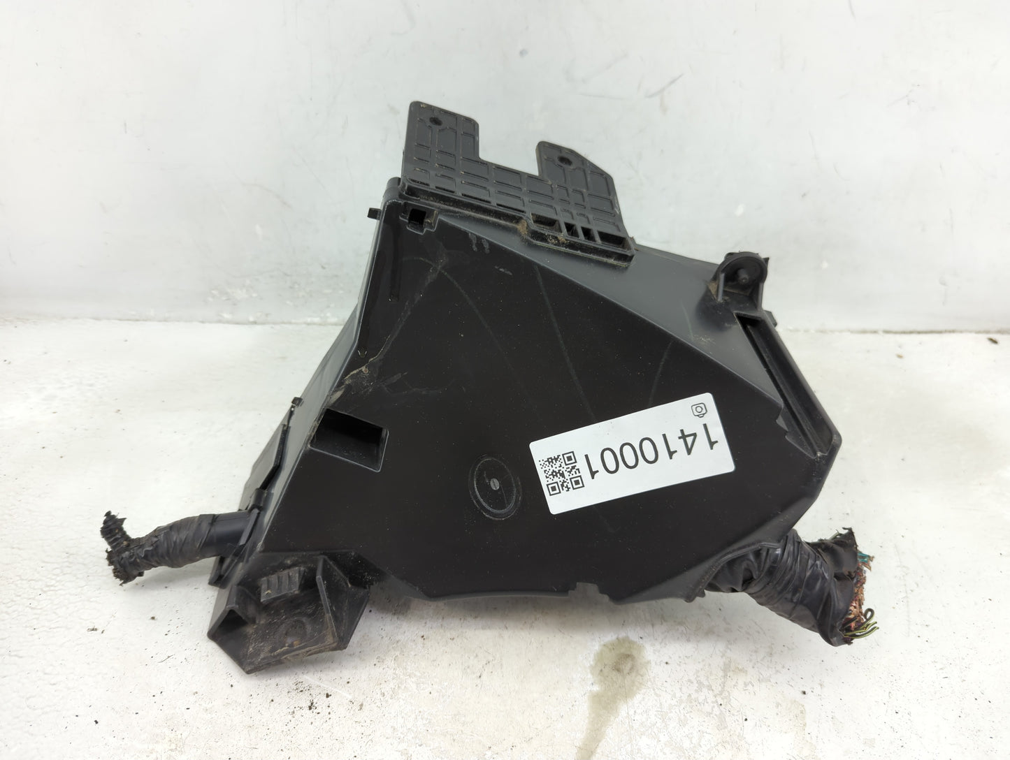 2010-2014 Subaru Legacy Fusebox Fuse Box Panel Relay Module P/N:MB502000B Fits Fits 2010 2011 2012 2013 2014 OEM Used Auto P