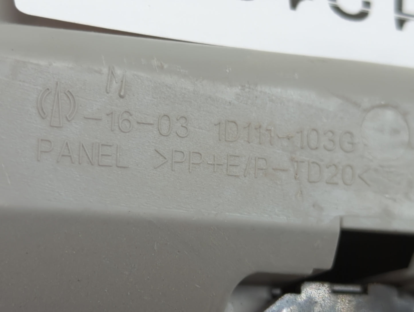 2012 Toyota Prius Overhead Roof Console - Oemusedautoparts1.com