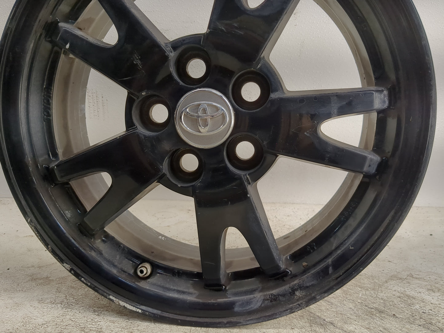 2010-2015 Toyota Prius Oem Wheel Rim - Oemusedautoparts1.com