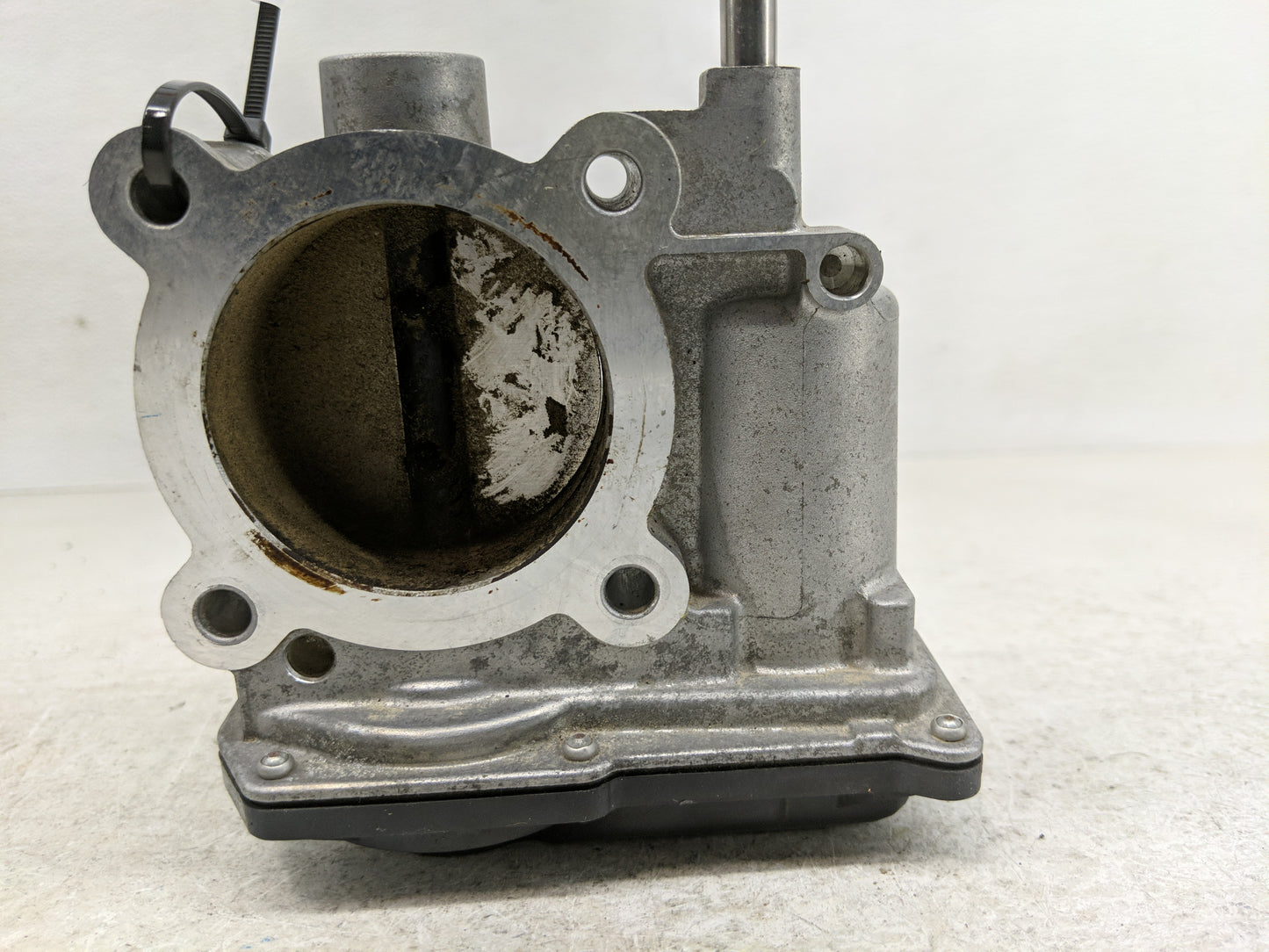 2010-2022 Toyota Prius Throttle Body Fits Fits 2010 2011 2012 2013 2014 2015 2016 2017 2018 2019 2020 2021 2022 OEM Used Aut