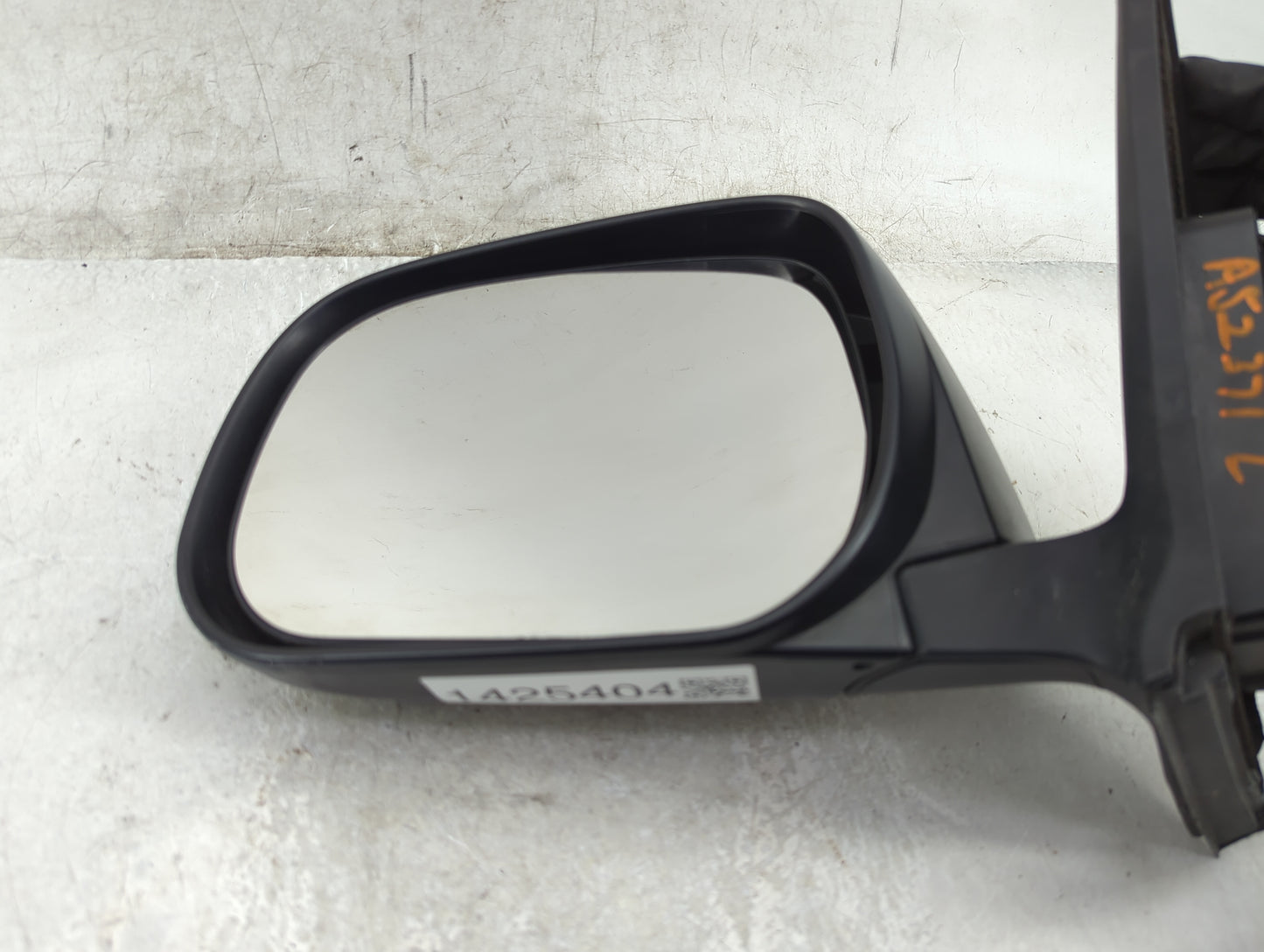 2009-2012 Toyota Rav4 Driver Side View Mirror - Left Door Mirror OEM Used - Oemusedautoparts1.com