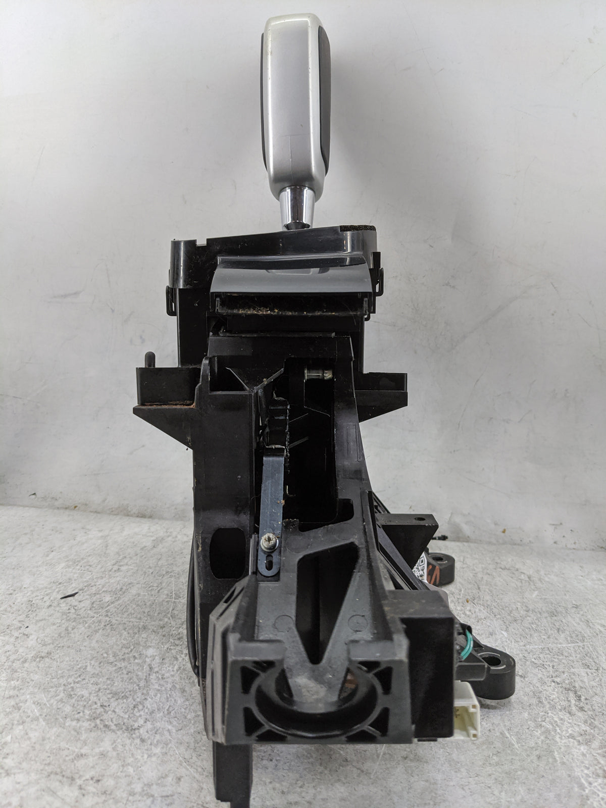 2012 Toyota Sequoia Floor Console Assembly Shifter - Oemusedautoparts1.com