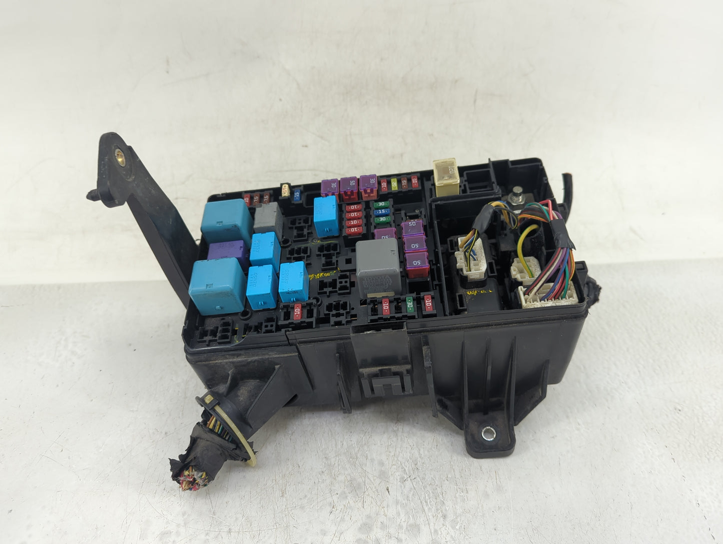2012-2013 Toyota Tacoma Fusebox Fuse Box Panel Relay Module Fits Fits 2012 2013 OEM Used Auto Parts - Oemusedautoparts1.com