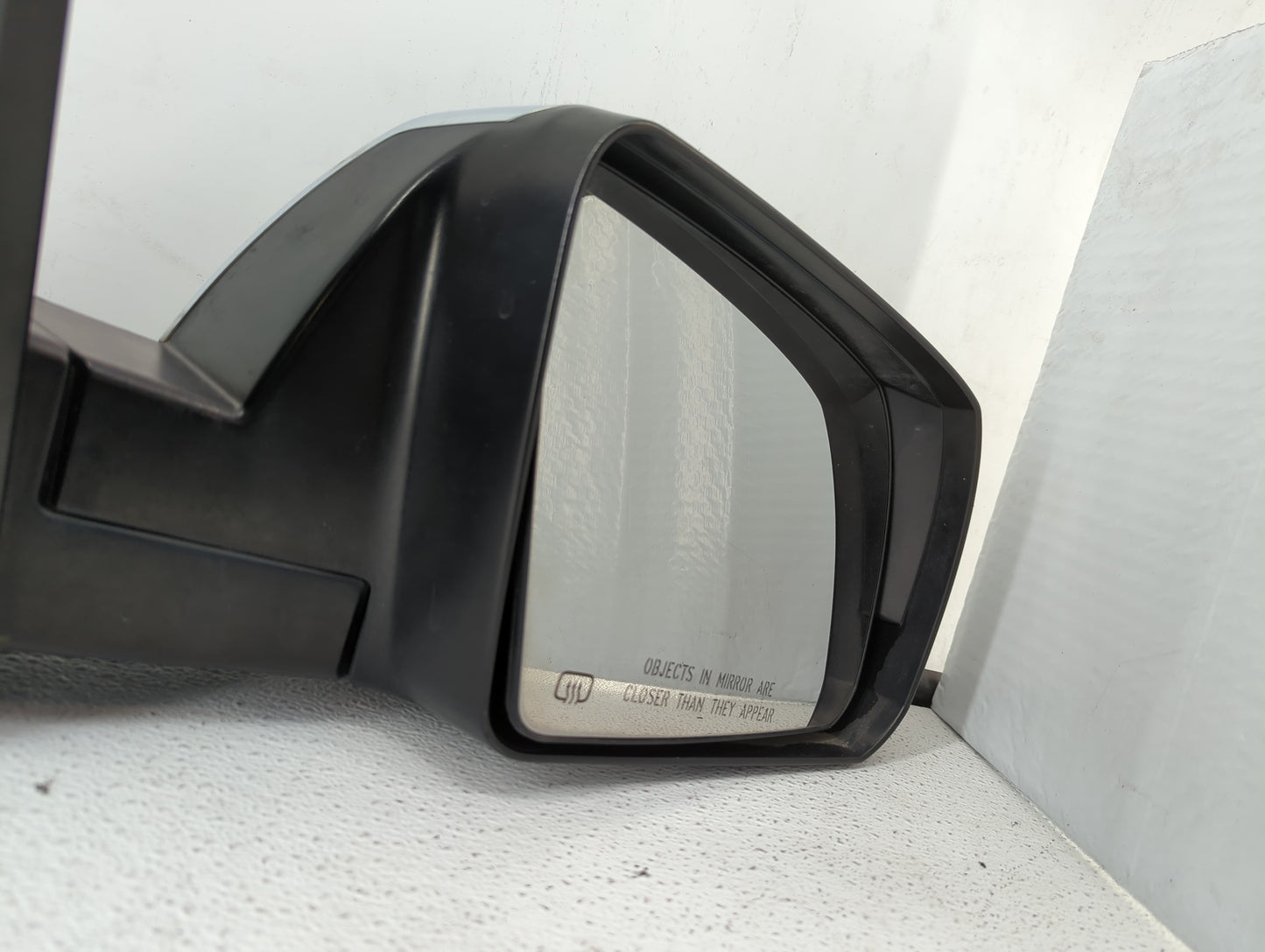 2012-2013 Toyota Tundra Driver Side View Mirror - Left Door Mirror OEM Used - Oemusedautoparts1.com