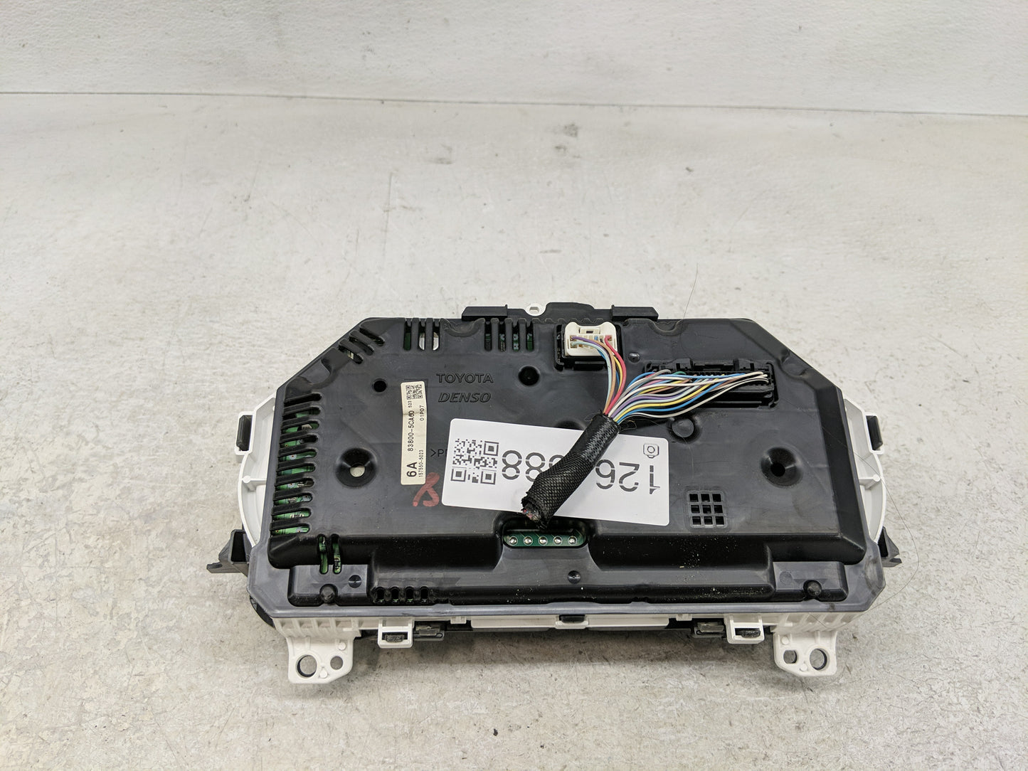 2011-2012 Toyota Yaris Instrument Cluster Speedometer Gauges P/N:157550-5023 83800-5CA60 Fits Fits 2011 2012 OEM Used Auto P