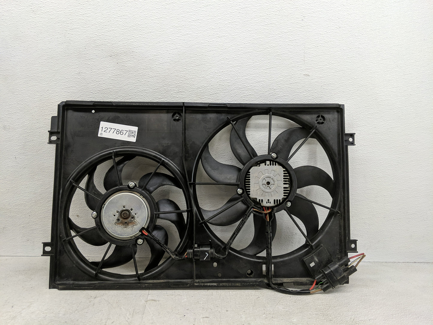2012 Volkswagen Beetle Electric Radiator Cooling Fan Motor Assembly P/N:1K0959455ET Fits OEM Used Auto Parts - Oemusedautopa