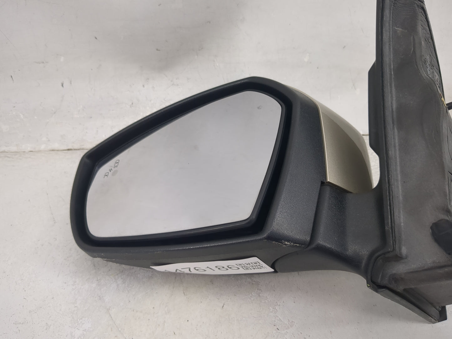 2012-2019 Volkswagen Beetle Driver Side View Mirror - Left Door Mirror OEM Used - Oemusedautoparts1.com