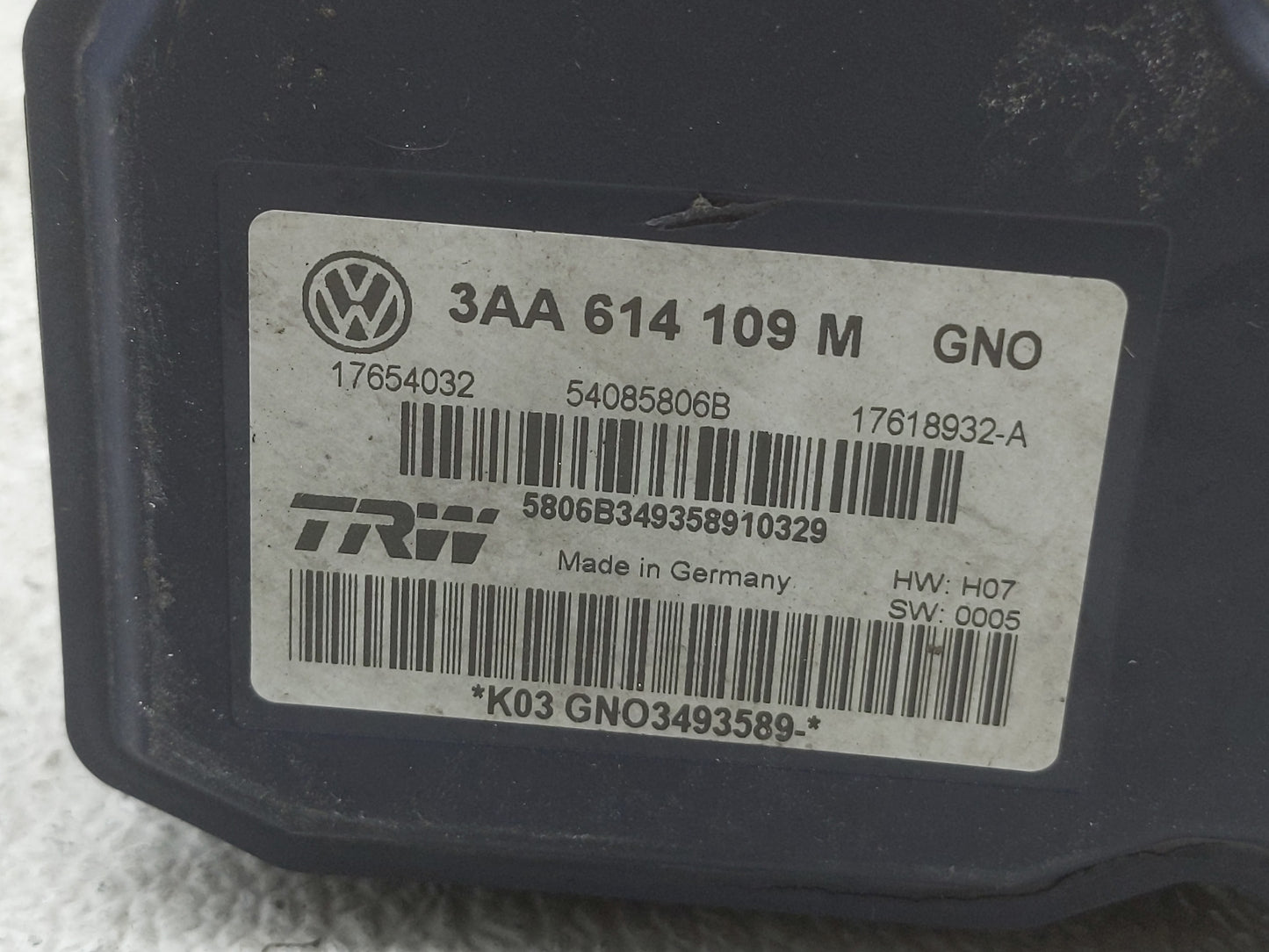 2011-2012 Volkswagen Cc ABS Pump Control Module Replacement P/N:3AA 614 109 M Fits Fits 2011 2012 OEM Used Auto Parts - Oemu