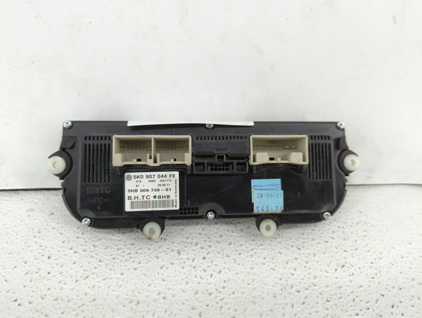 2011-2012 Volkswagen Cc Climate Control Module Temperature AC/Heater Replacement P/N:5K0 907 044 DN 5K0 907 044 EG Fits OEM
