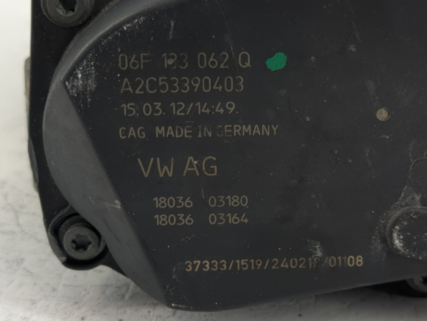 2007-2016 Volkswagen Eos Throttle Body P/N:06F 133 062 Q Fits OEM Used Auto Parts - Oemusedautoparts1.com