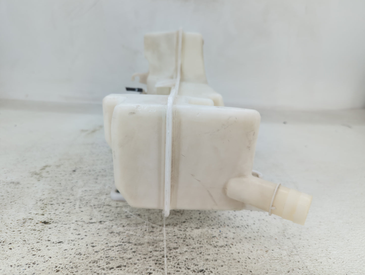 2011-2018 Volkswagen Jetta Windshield Washer Fluid Reservoir Bottle Oem - Oemusedautoparts1.com
