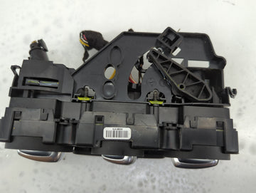 2011-2014 Volkswagen Jetta Climate Control Module Temperature AC/Heater Replacement P/N:5C1 819 045 Fits Fits 2011 2012 2013 2014 OEM Used Auto Parts