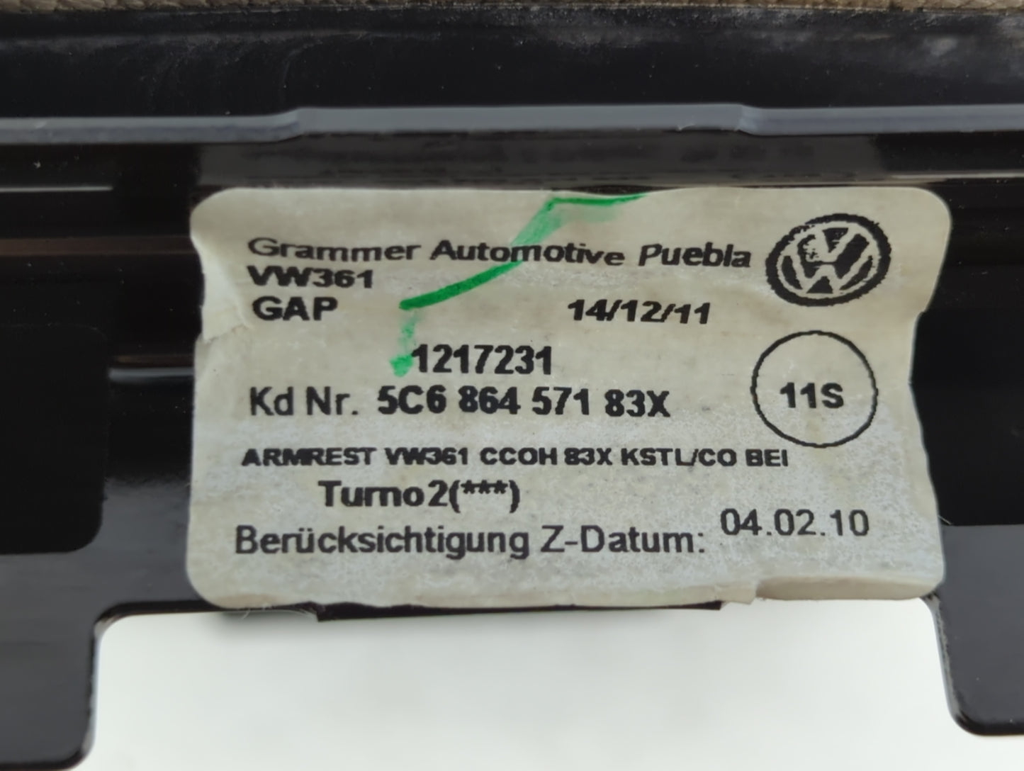 2012 Volkswagen Jetta Center Console Armrest Cover Lid Beige - Oemusedautoparts1.com
