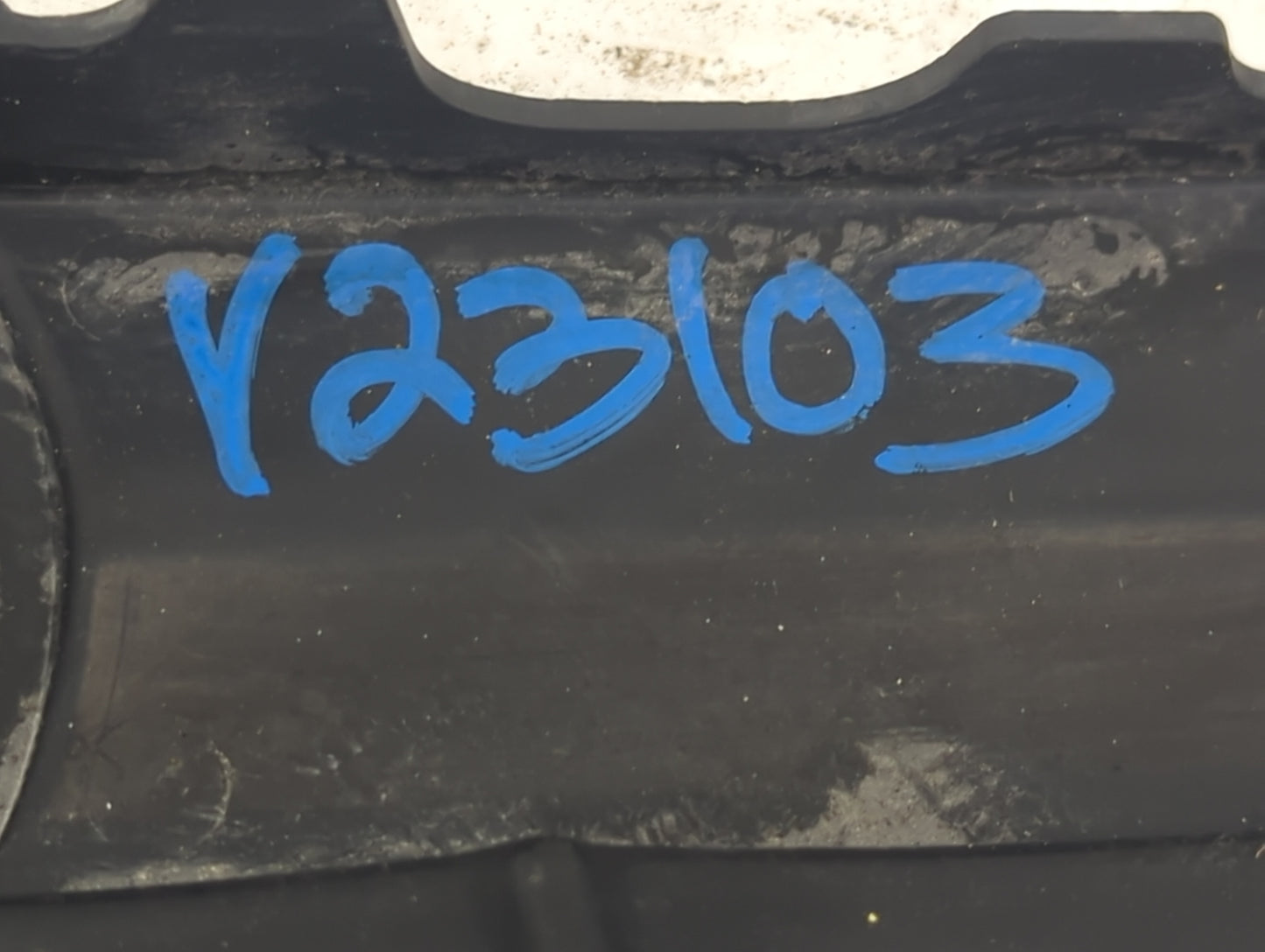 2012 Volkswagen Touareg Engine Cover - Oemusedautoparts1.com