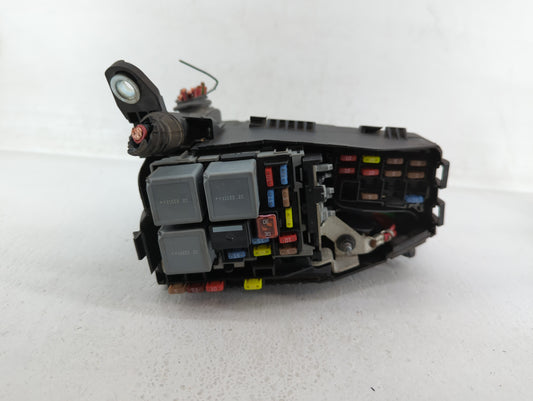 2009-2012 Volvo S60 Fusebox Fuse Box Panel Relay Module P/N:6G9T-14A067-CA Fits Fits 2009 2010 2011 2012 OEM Used Auto Parts