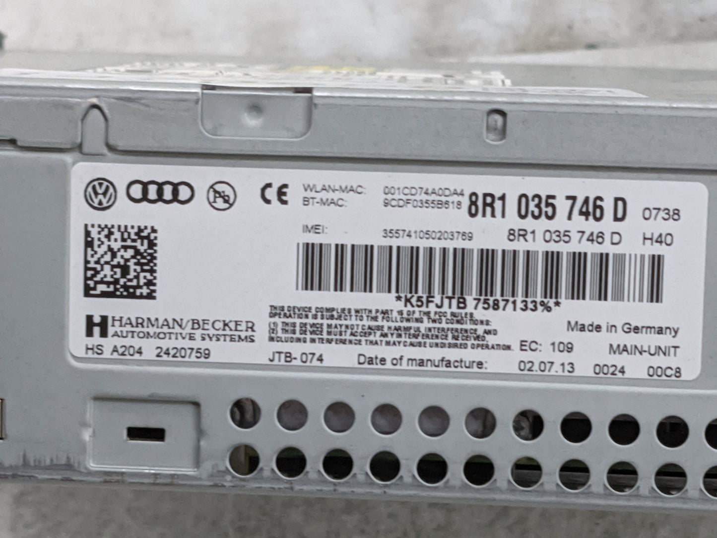 2011 Audi A4 Radio AM FM Cd Player Receiver Replacement P/N:8R1035746D 8R1 035 746 D H40 Fits OEM Used Auto Parts - Oemuseda
