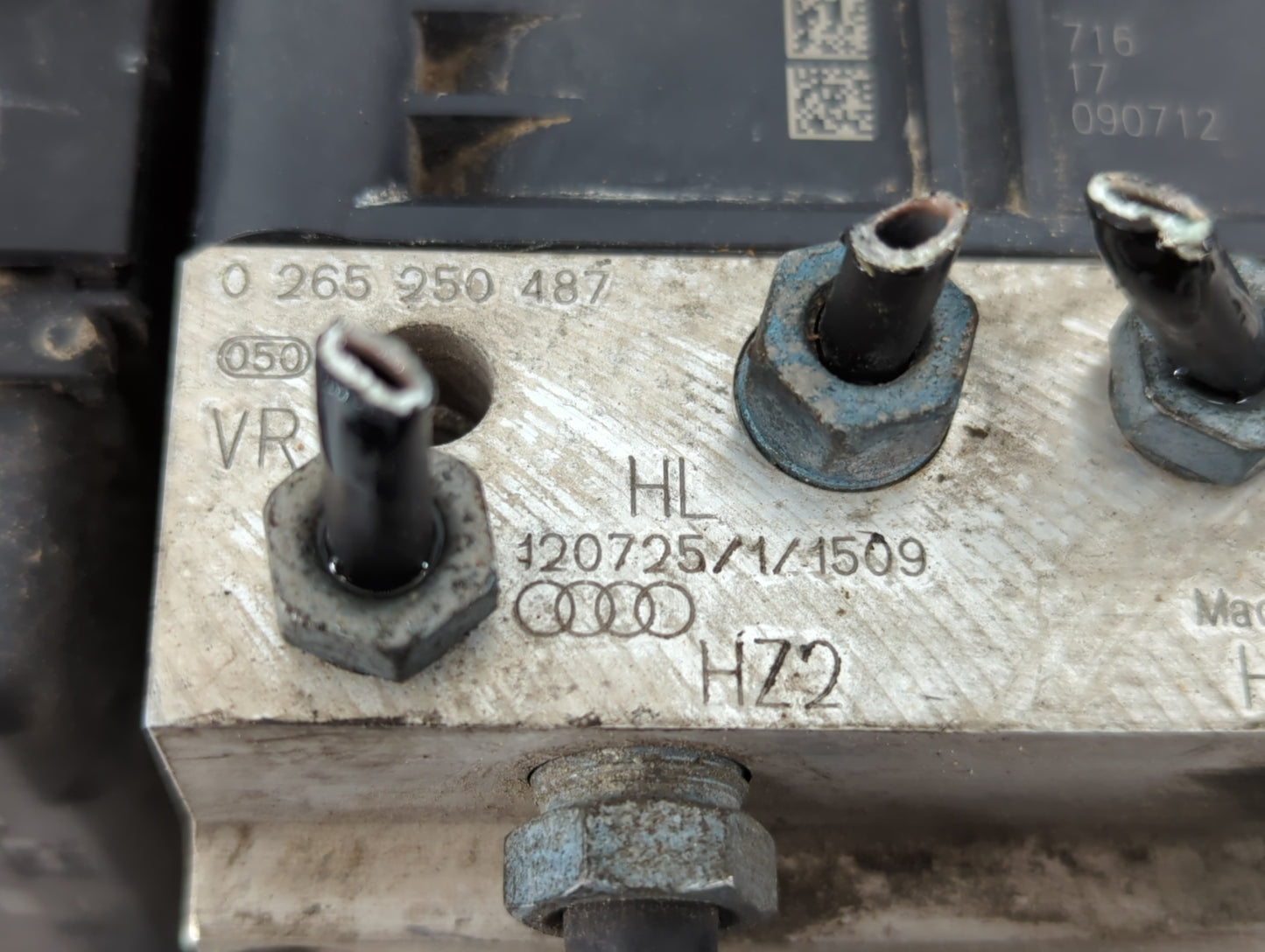 2012-2013 Audi A6 ABS Pump Control Module Replacement P/N:0 265 250 487 Fits Fits 2012 2013 2014 2015 OEM Used Auto Parts -