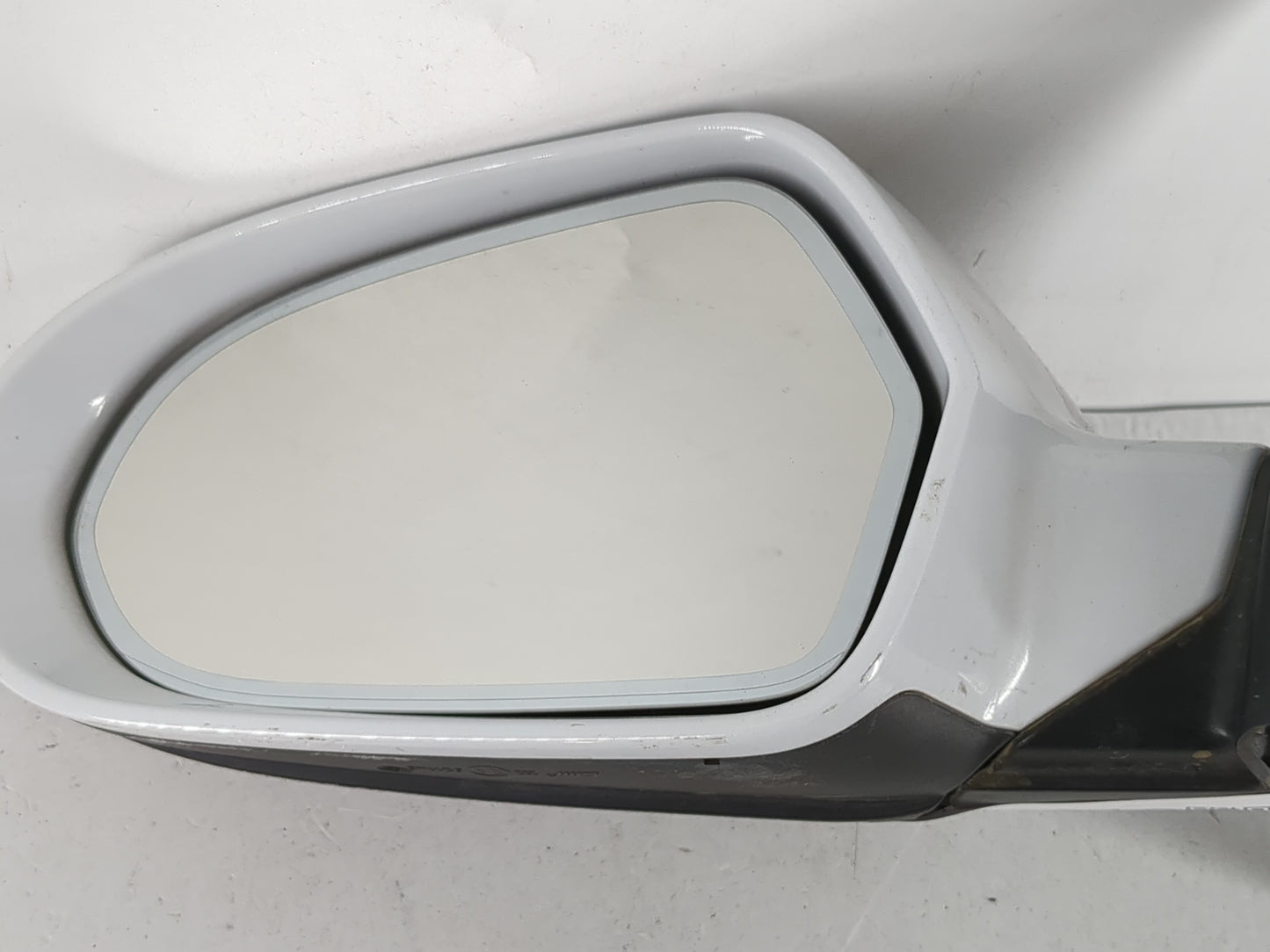 2012-2013 Audi A6 Driver Side View Mirror - Left Door Mirror OEM Used - Oemusedautoparts1.com