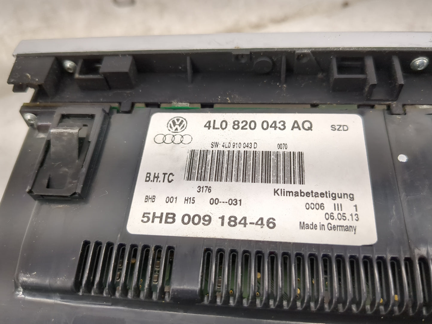 2013-2015 Audi Q7 Climate Control Module Temperature AC/Heater Replacement P/N:4L0 820 043 AQ Fits Fits 2013 2014 2015 OEM U