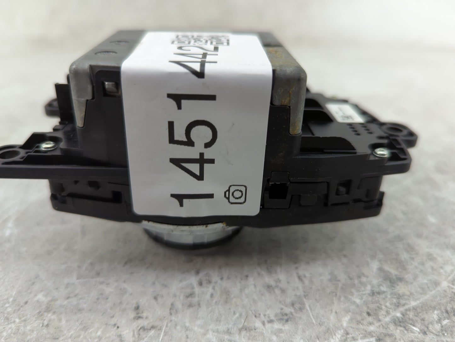 2013 Bmw 328i Radio AM FM Cd Player Receiver Replacement P/N:0007500926 Fits OEM Used Auto Parts - Oemusedautoparts1.com