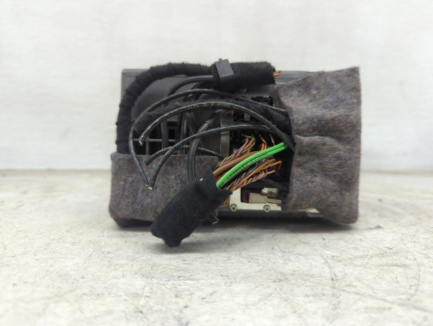 2013-2014 Bmw 528 Radio AM FM Cd Player Receiver Replacement P/N:HB8073 9311104001 Fits Fits 2013 2014 2015 OEM Used Auto Pa