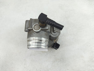 2012-2016 Bmw 528 Throttle Body P/N:13547588625-02 A2C53355204 Fits Fits 2012 2013 2014 2015 2016 2017 2018 OEM Used Auto Parts