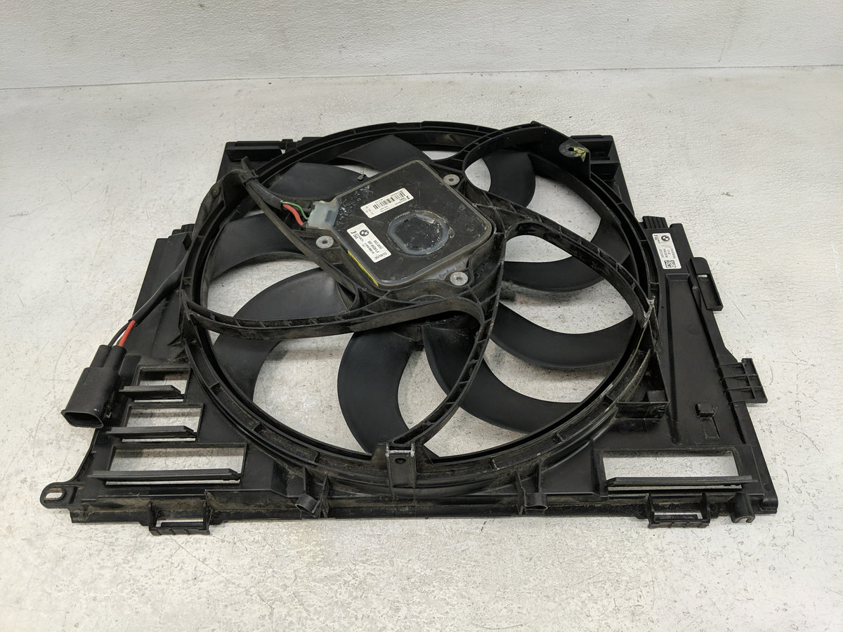 2012-2016 Bmw 528i Electric Radiator Cooling Fan Motor Assembly P/N:17418642161 Fits Fits 2012 2013 2014 2015 2016 OEM Used