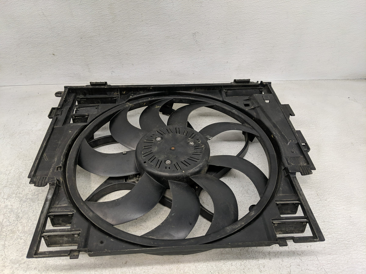 2012-2016 Bmw 528i Electric Radiator Cooling Fan Motor Assembly P/N:17418642161 Fits Fits 2012 2013 2014 2015 2016 OEM Used
