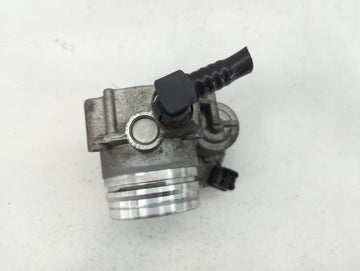 2012-2015 Bmw X1 Throttle Body P/N:1354 7588625-02 1354 7588625-04, 1354 7588625-03 Fits Fits 2012 2013 2014 2015 2016 2017 2018 OEM Used Auto Parts