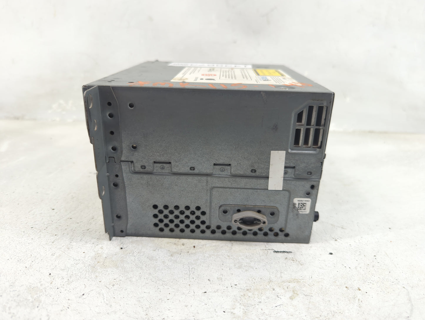 2011-2013 Bmw X3 Radio AM FM Cd Player Receiver Replacement P/N:928925701 Fits Fits 2010 2011 2012 2013 OEM Used Auto Parts
