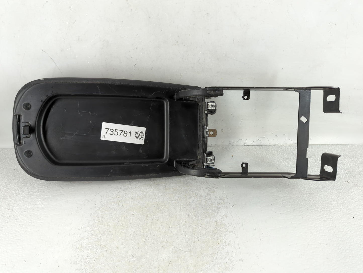 2013 Bmw X3 Center Console Armrest Cover Lid Fits OEM Used Auto Parts - Oemusedautoparts1.com