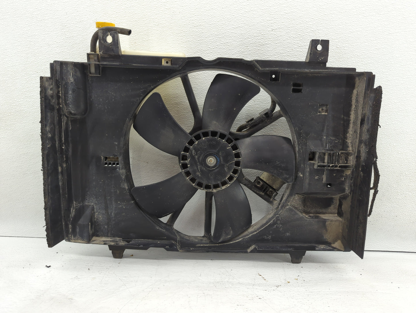 Bmw X5 Left Radiator Fan Motor Assembly Black - Oemusedautoparts1.com