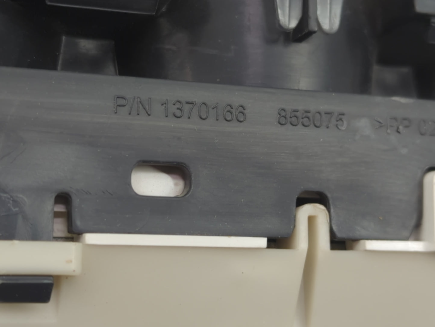 2013 Buick Enclave Instrument Cluster Speedometer Gauges P/N:1370166 855075 Fits OEM Used Auto Parts - Oemusedautoparts1.com