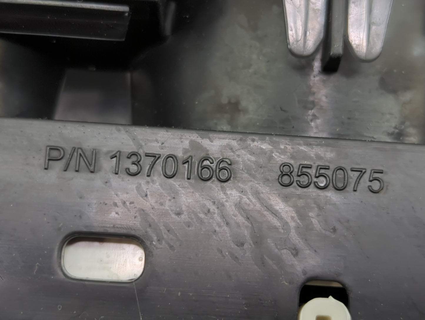 2013 Buick Enclave Instrument Cluster Speedometer Gauges P/N:1370166 Fits OEM Used Auto Parts - Oemusedautoparts1.com
