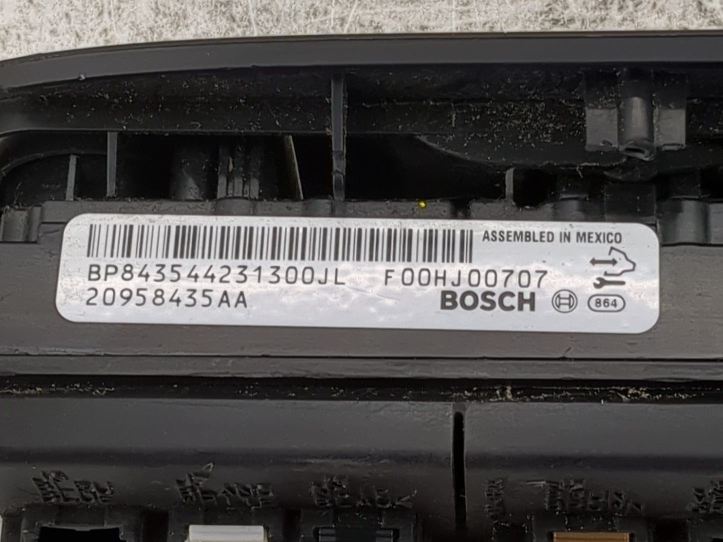 2010-2017 Buick Enclave Master Power Window Switch Replacement Driver Side Left P/N:BP843544231300JL F00HJ00707 Fits OEM Use