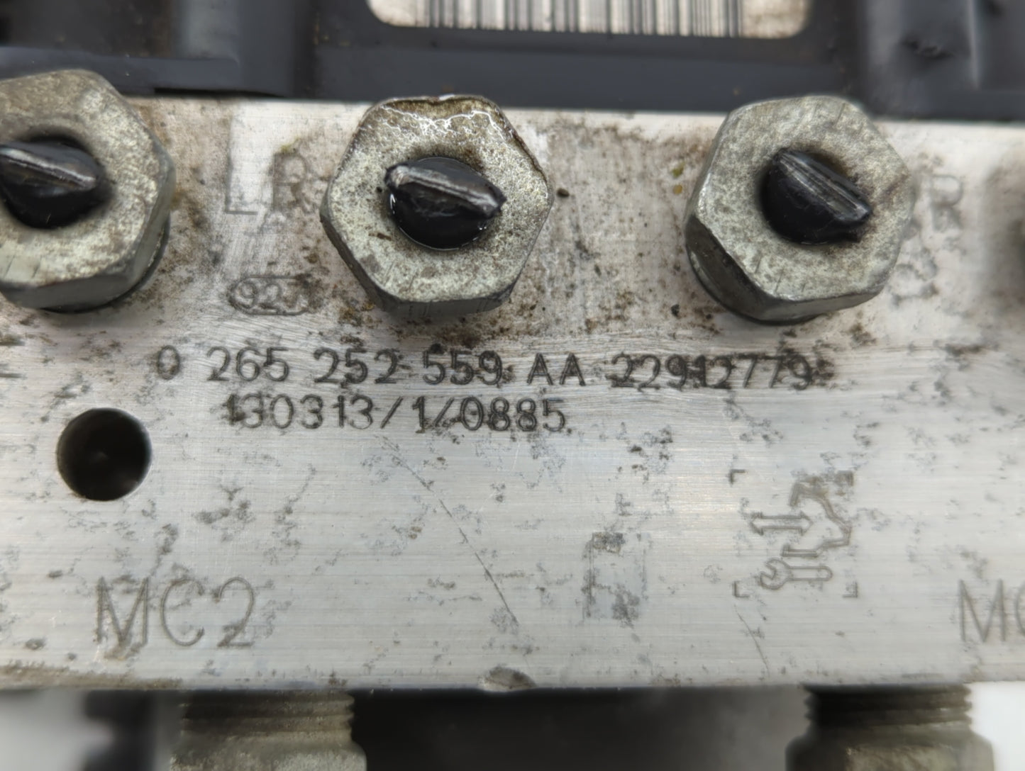 2012-2017 Buick Enclave ABS Pump Control Module Replacement P/N:22912779 23407415 Fits Fits 2012 2013 2014 2015 2016 2017 OE