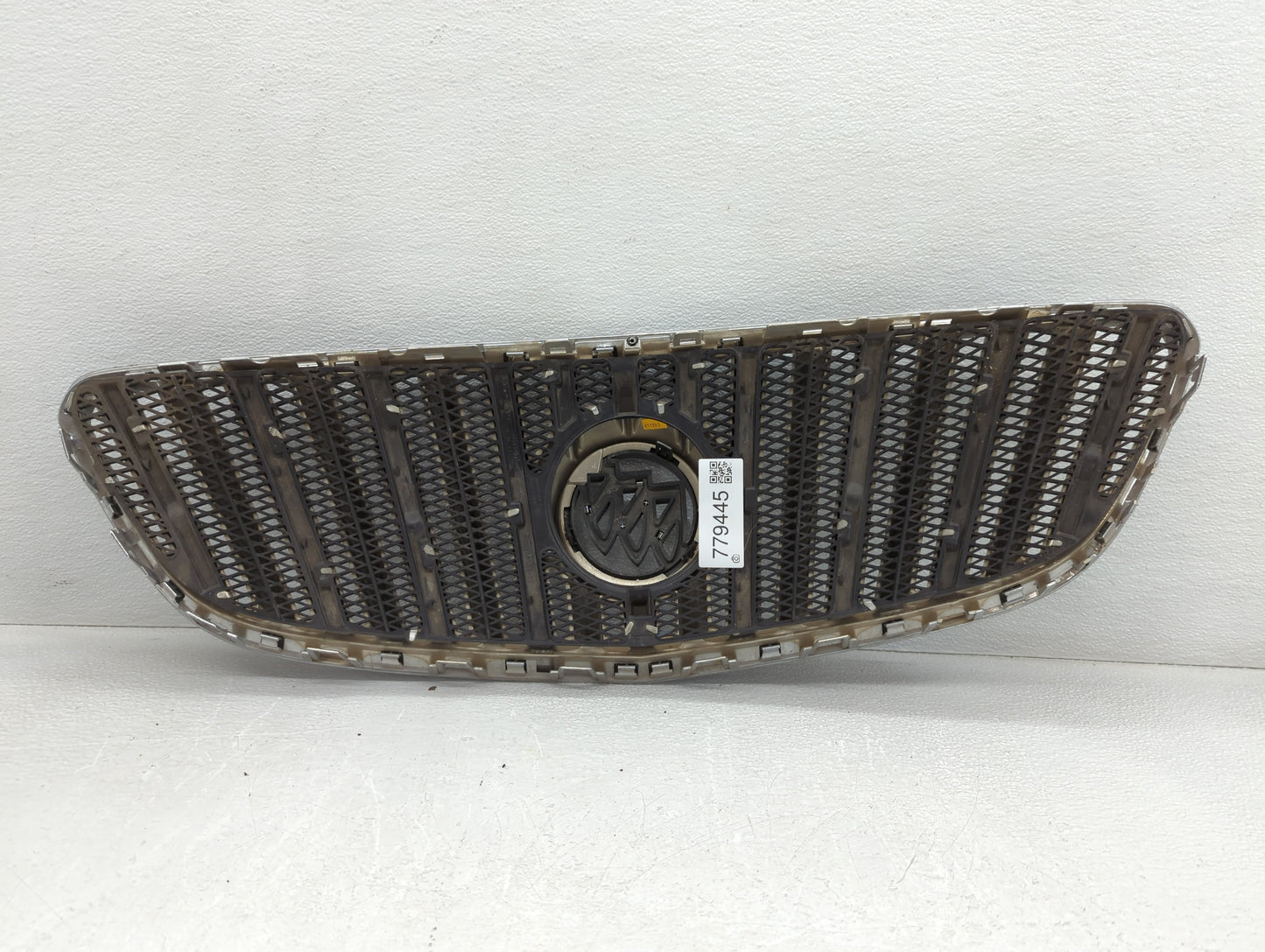 2013 Buick Park Avenue Front Grille Bumper Not Included - Oemusedautoparts1.com