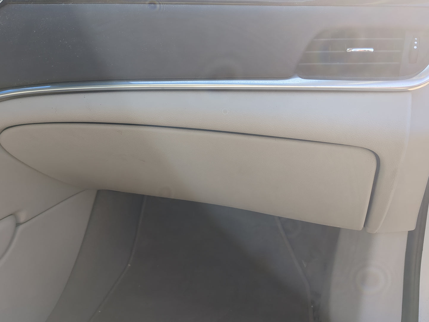 2013 Cadillac Xts Passenger Glove Box Door Storage Compartment - Oemusedautoparts1.com