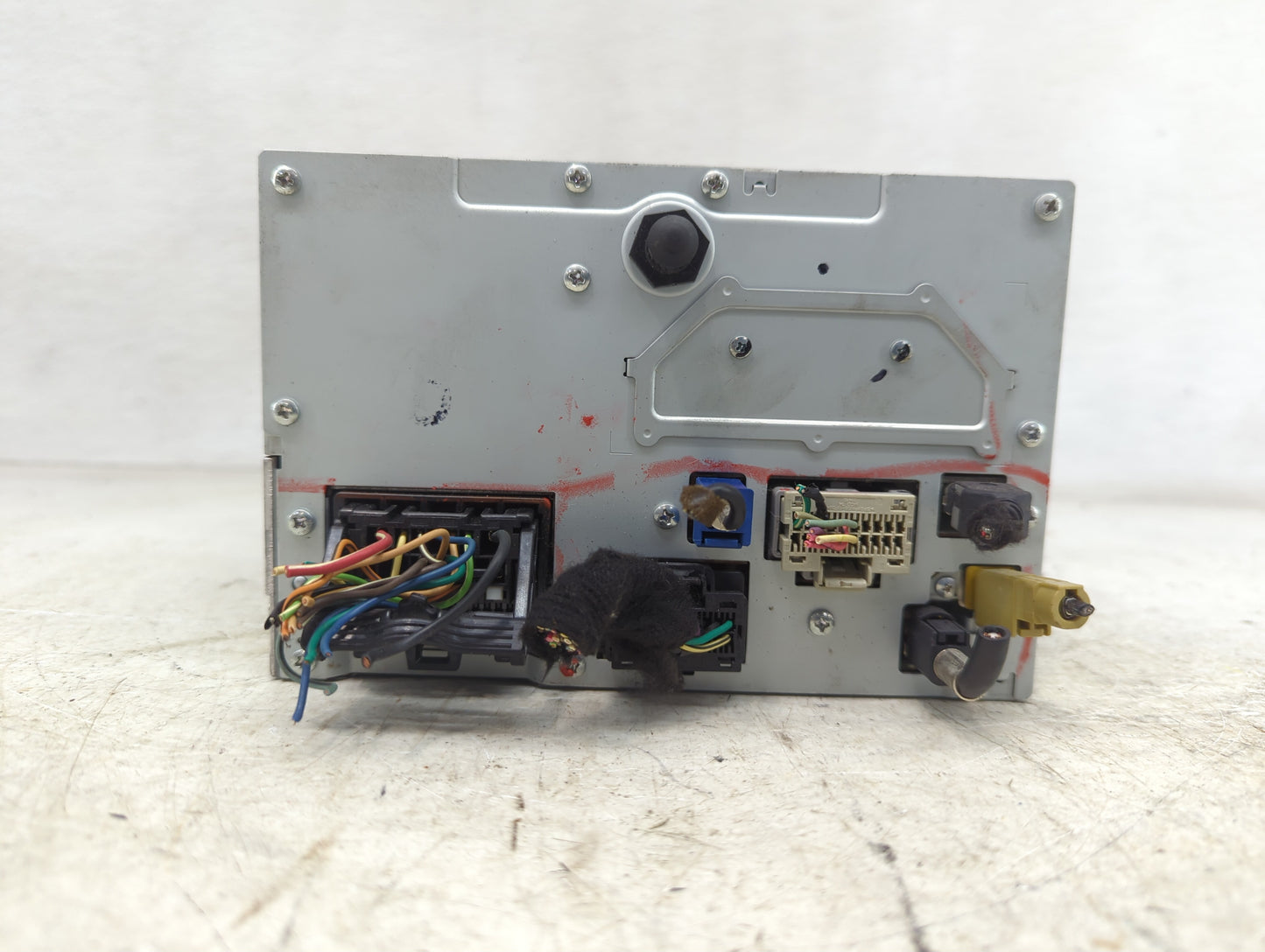 2013 Chevrolet Avalanche 1500 Radio AM FM Cd Player Receiver Replacement P/N:22923616 Fits OEM Used Auto Parts - Oemusedauto