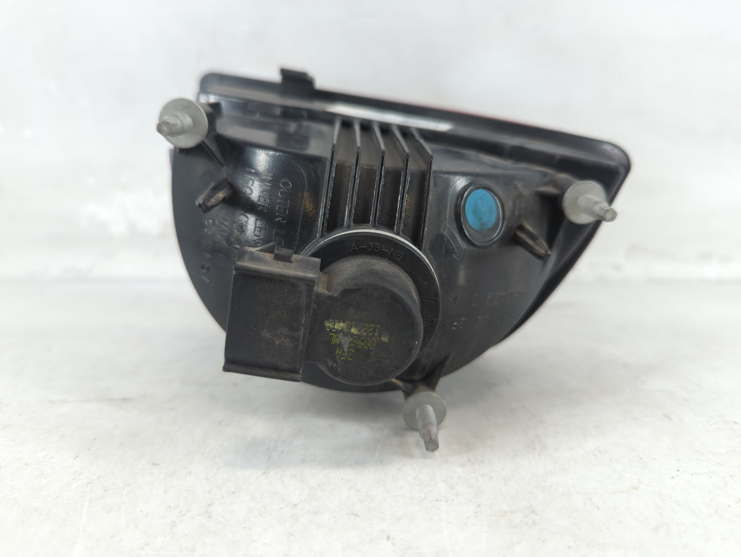 2010-2013 Chevrolet Camaro Driver Left Side Deck Lid Mounted Tail Light 1048562 - Oemusedautoparts1.com