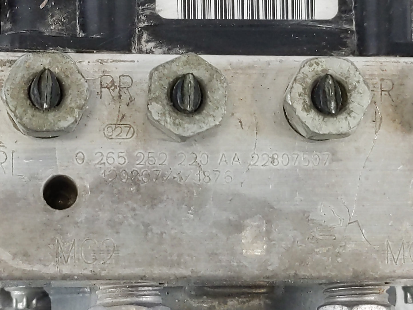 2012-2015 Chevrolet Camaro ABS Pump Control Module Replacement P/N:22807507 Fits Fits 2012 2013 2014 2015 OEM Used Auto Part
