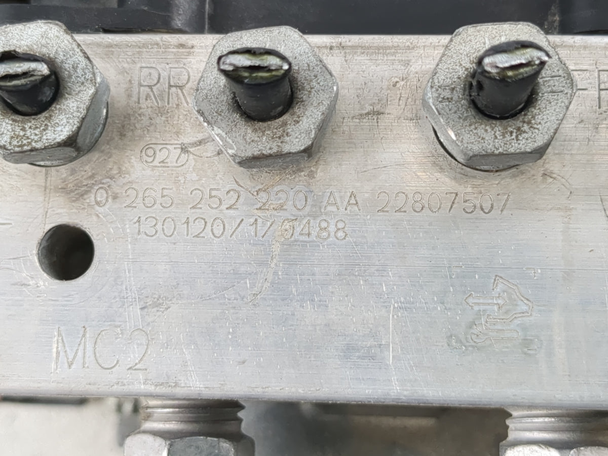 2012-2015 Chevrolet Camaro Anti-Lock Brake ABS Pump Module Actuator OEM P/N:22807507 0 265 252 220 AA Fits OEM Used Auto Par